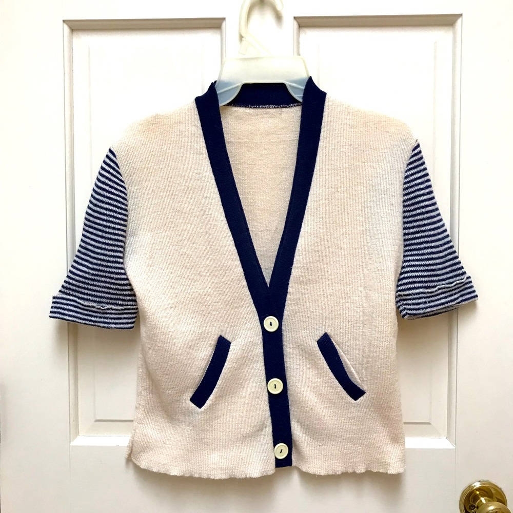 Ladies Short Sleeves Light Knit Top Size: Medium